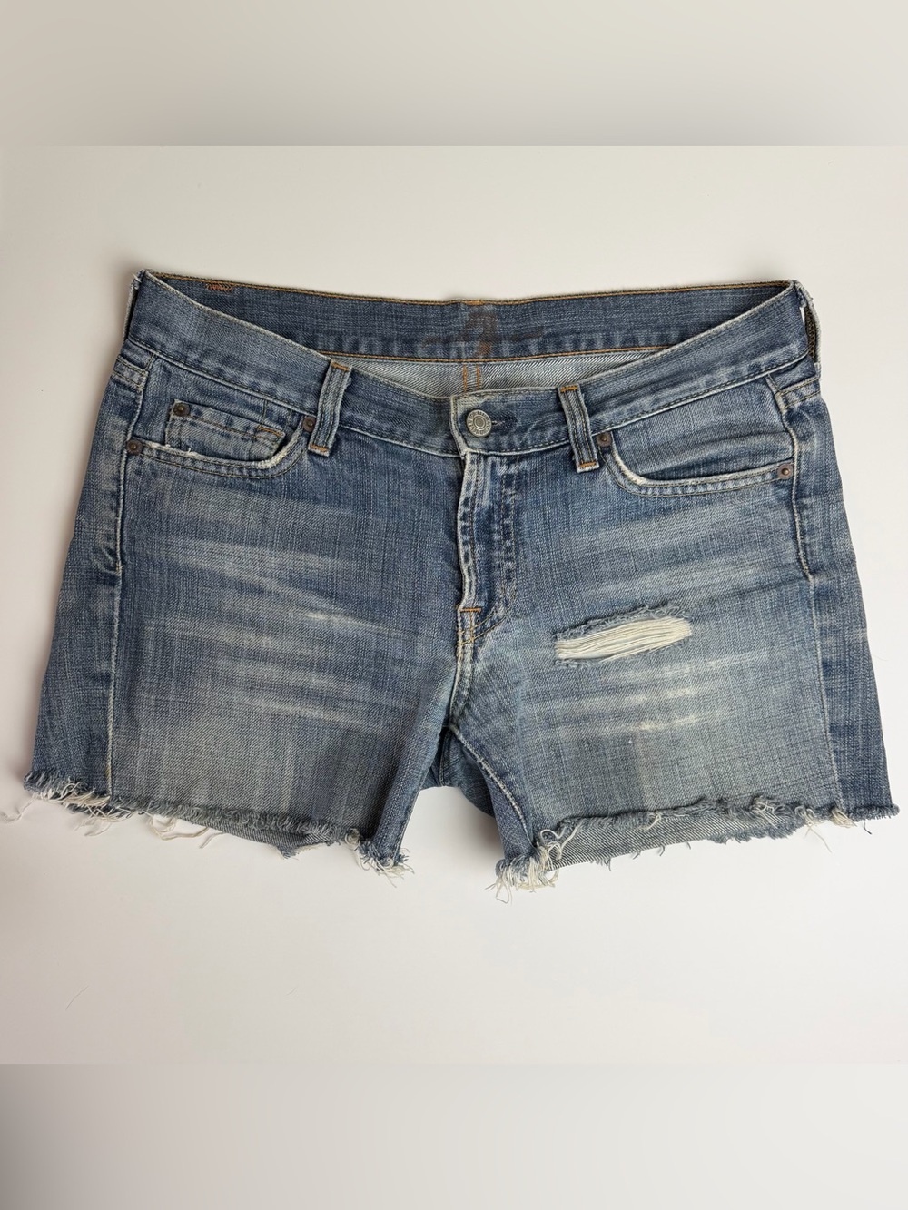 7 For All Mankind Light Wash Distressed Denim Cutoff Shorts Women’s Size 28